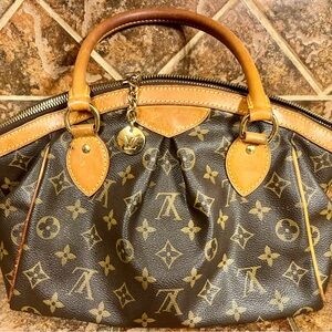 Louis Vuitton Authenticated Purse